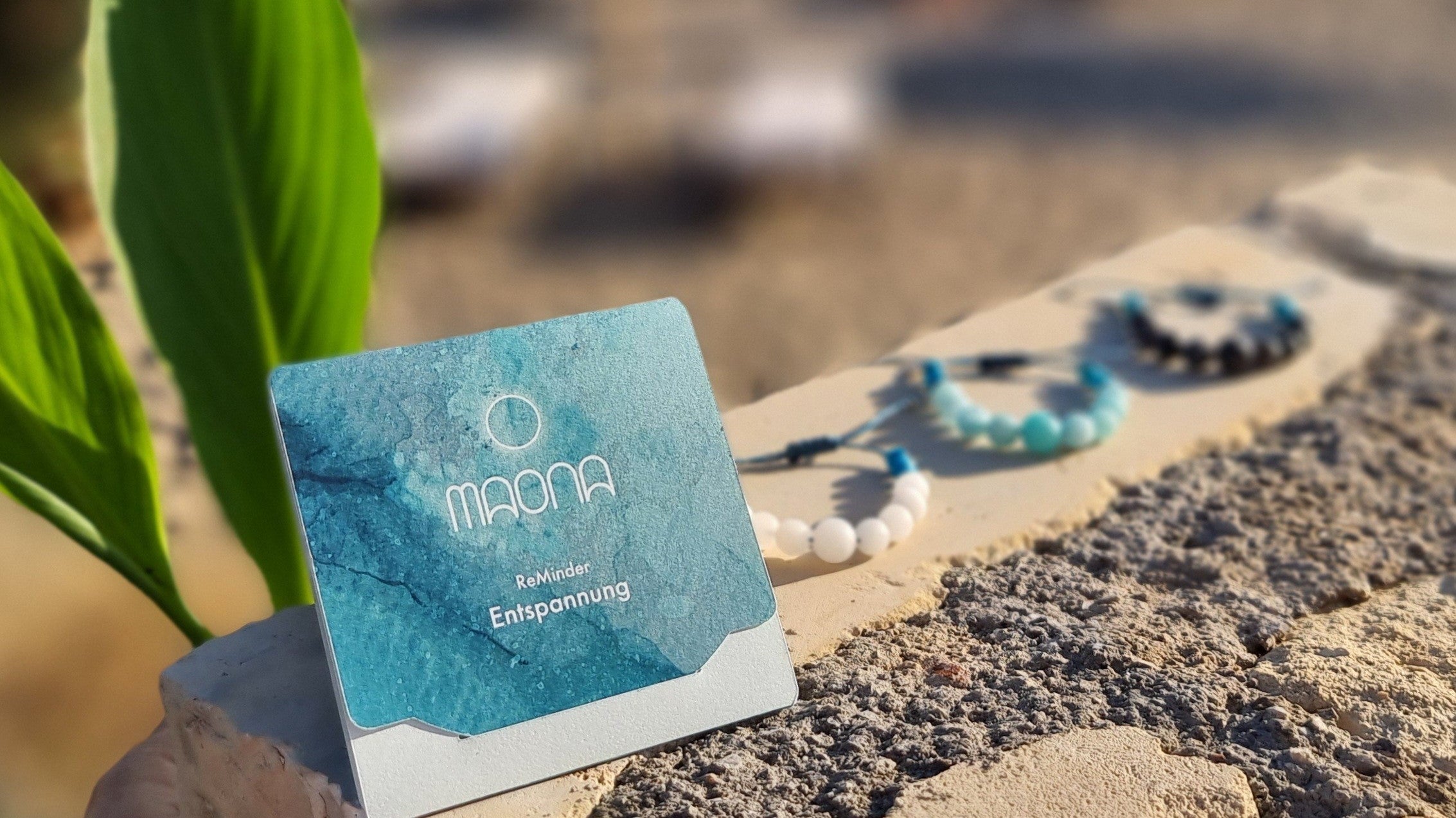 Die ReMinder Armbänder von MAONA helfen Dir mehr Achtsamkeit in den Alltag zu bringen, ganz ohne App